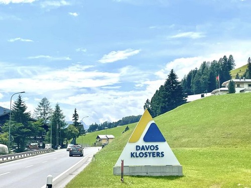 to davos s.jpg